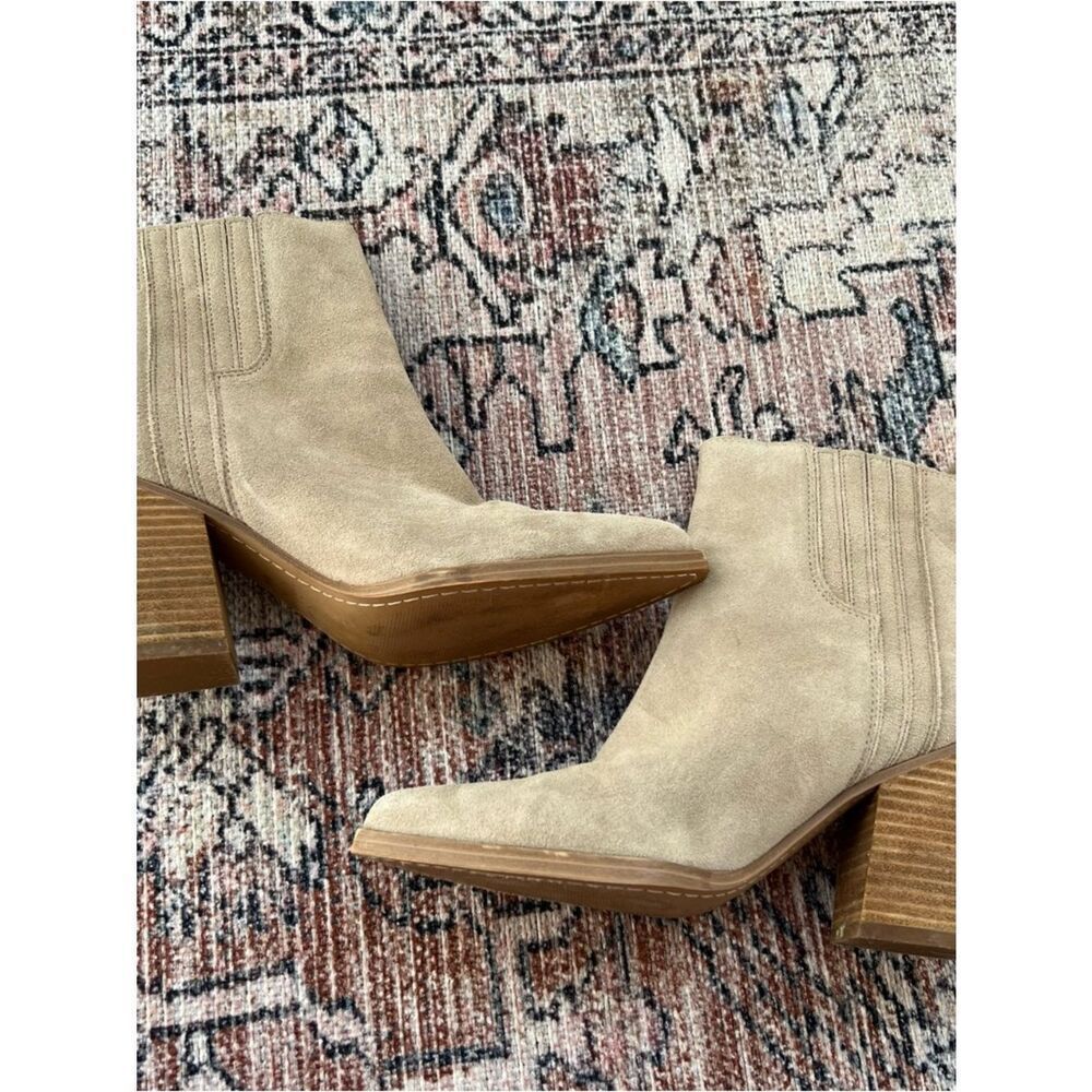 Marc Fisher Mloshay Tan Suede Western Ankle Boots 8.5 Beige Neutral Block Heel - Picture 6 of 11